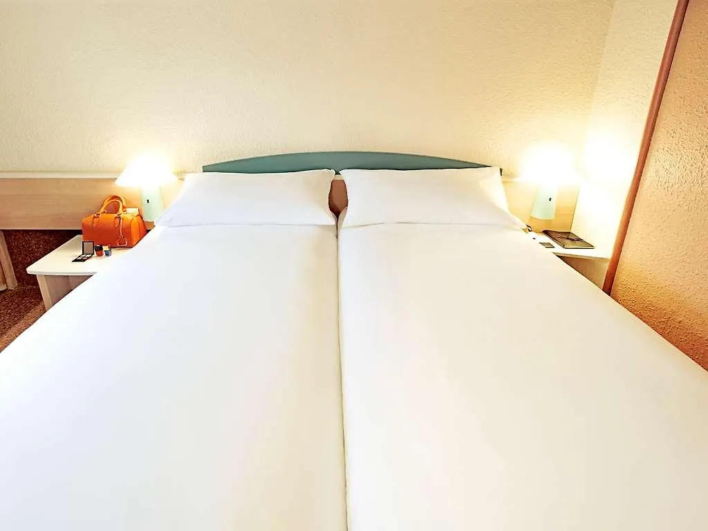 Ibis Paris Gare Montparnasse Catalogne Hotel