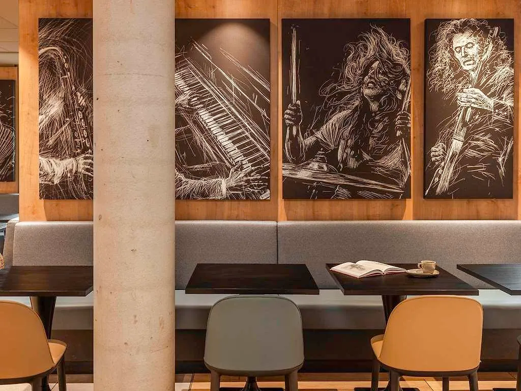 Ibis Paris Gare Montparnasse Catalogne Hotel